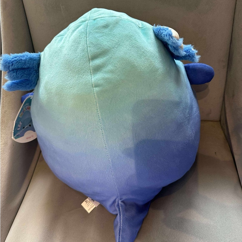 Squishmallow Miss Vi the 12" Axolotl with Tag (bent) Plush - Picture 4 of 5